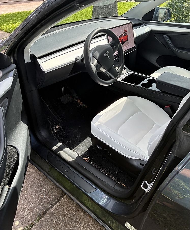 Tesla Model Y driver&rsquo;s seat before detailing